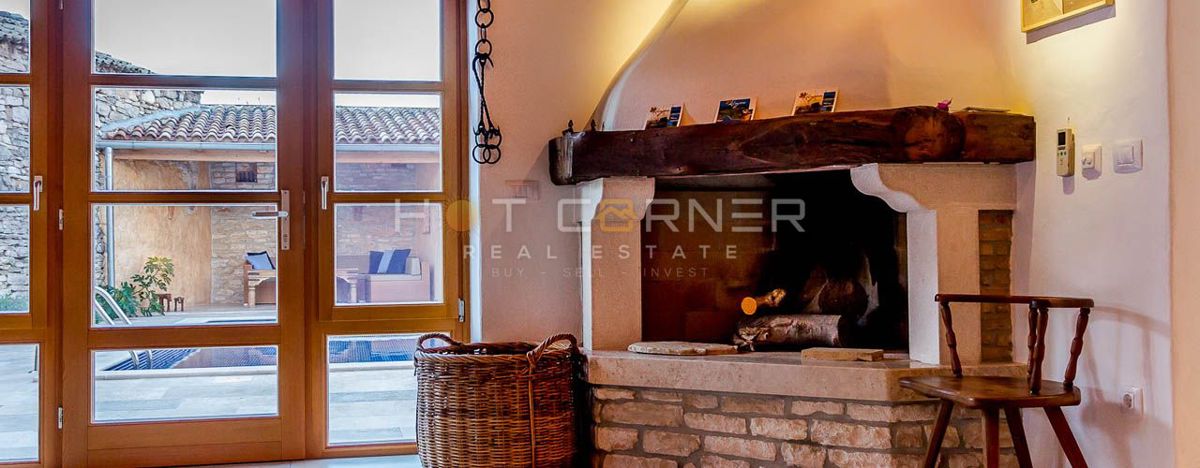 Resort di Lusso in Pietra – Due Bellezze in Pietra con Piscina Riscaldata e Splendido Cortile, a 2 km dal Mare