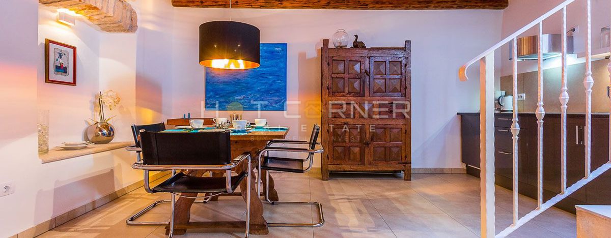 Resort di Lusso in Pietra – Due Bellezze in Pietra con Piscina Riscaldata e Splendido Cortile, a 2 km dal Mare