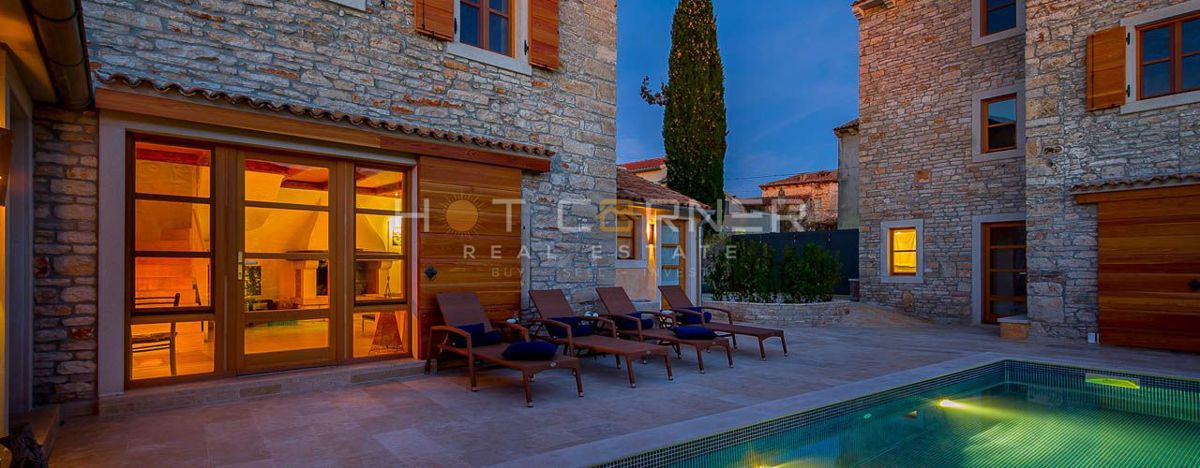 Resort di Lusso in Pietra – Due Bellezze in Pietra con Piscina Riscaldata e Splendido Cortile, a 2 km dal Mare