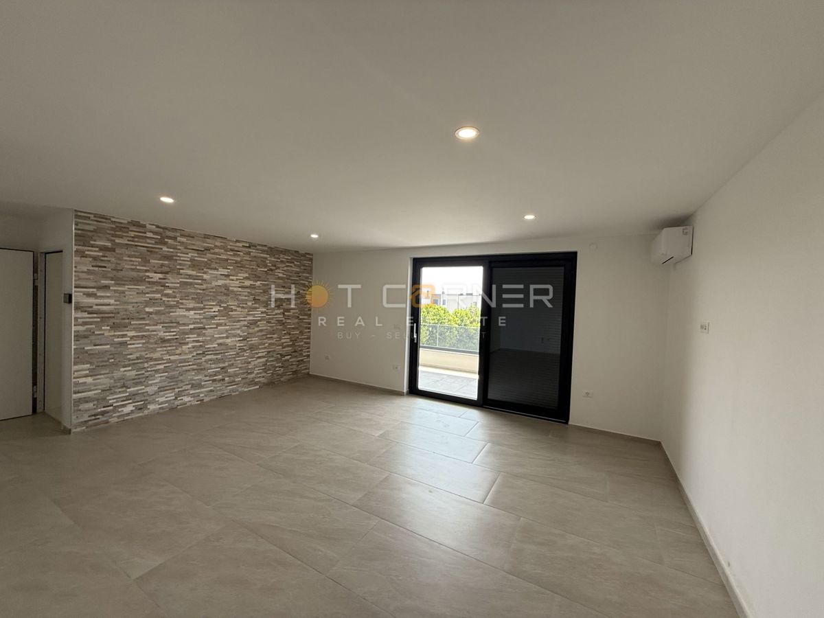 Medulin – Appartamento a 200 m dal mare, ampia terrazza con vista mare