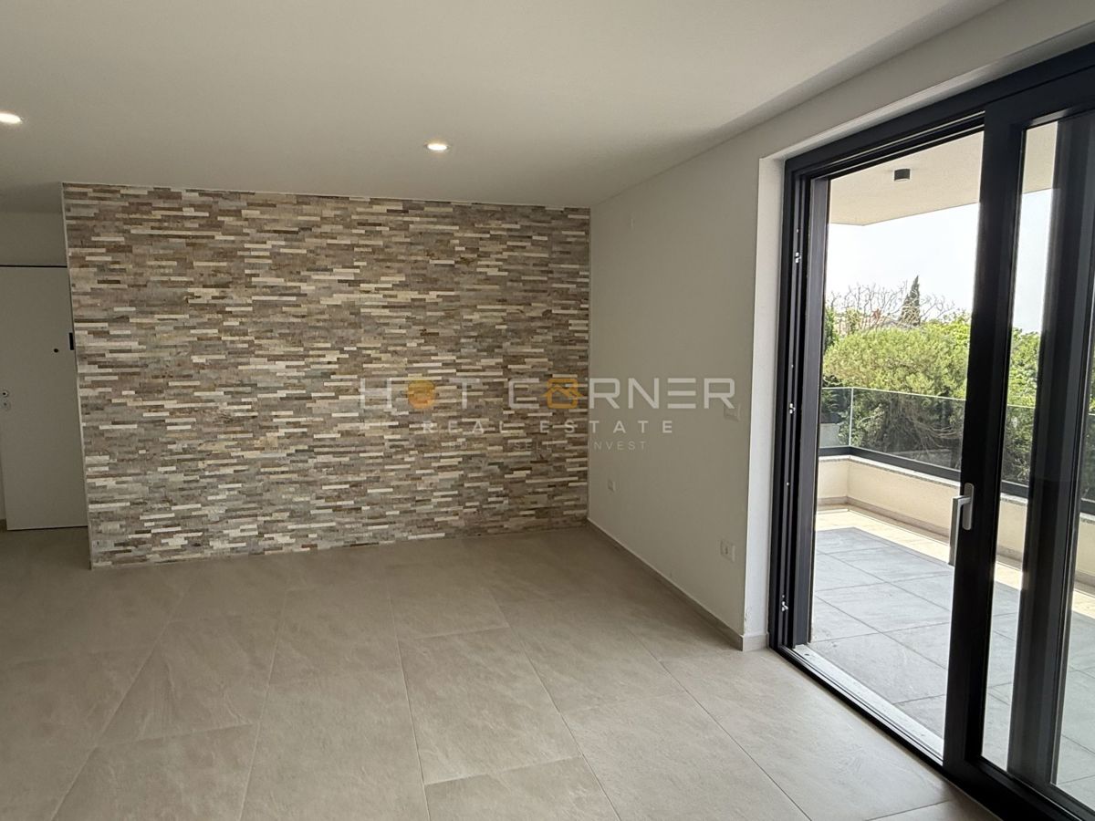 Medulin – Appartamento a 200 m dal mare, ampia terrazza con vista mare