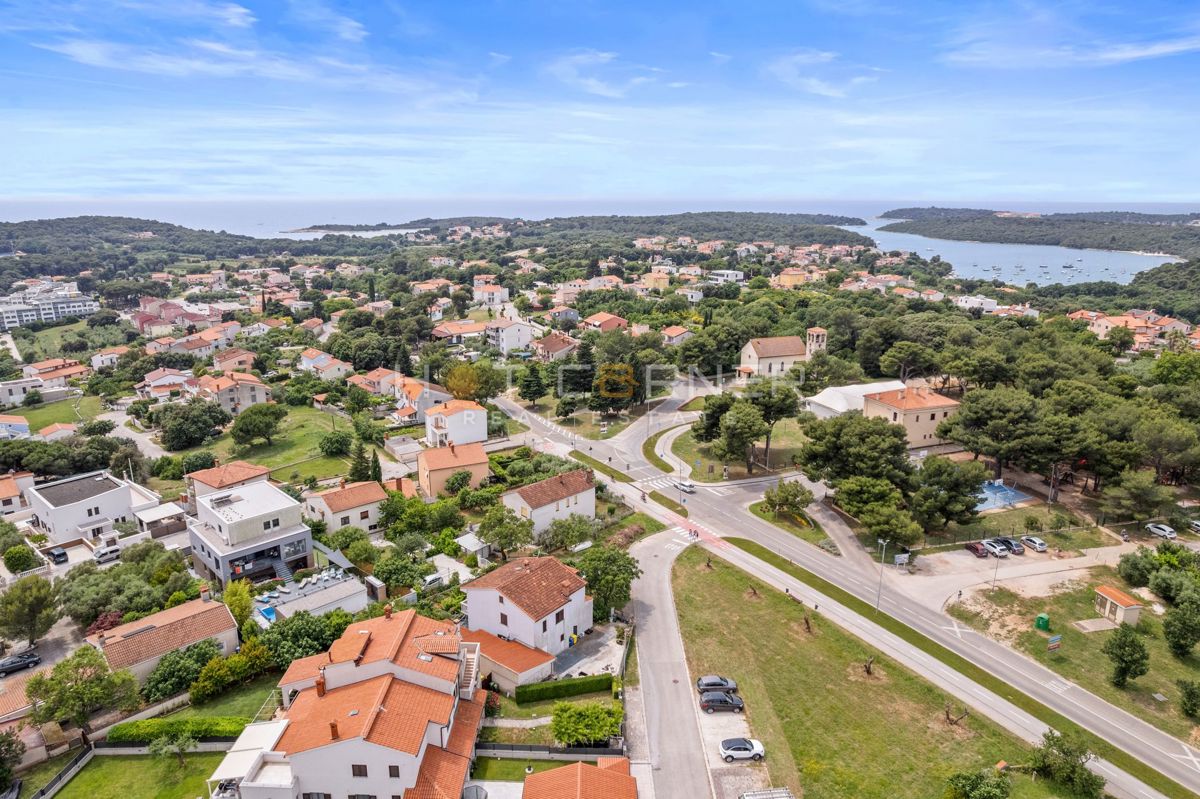 Casa con vista mare e ampio giardino – Banjole