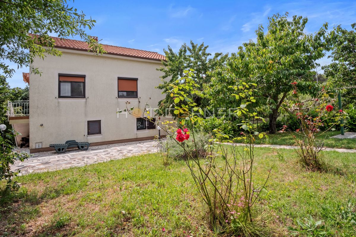 Casa con vista mare e ampio giardino – Banjole