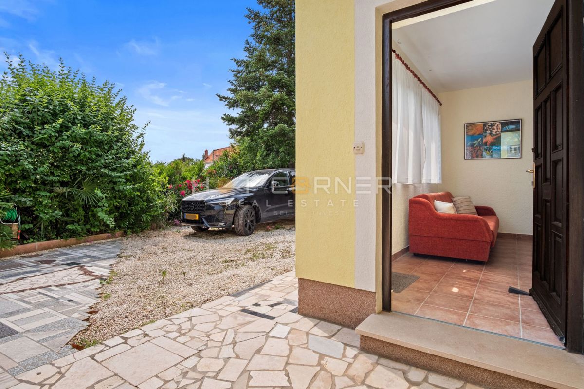Casa con vista mare e ampio giardino – Banjole