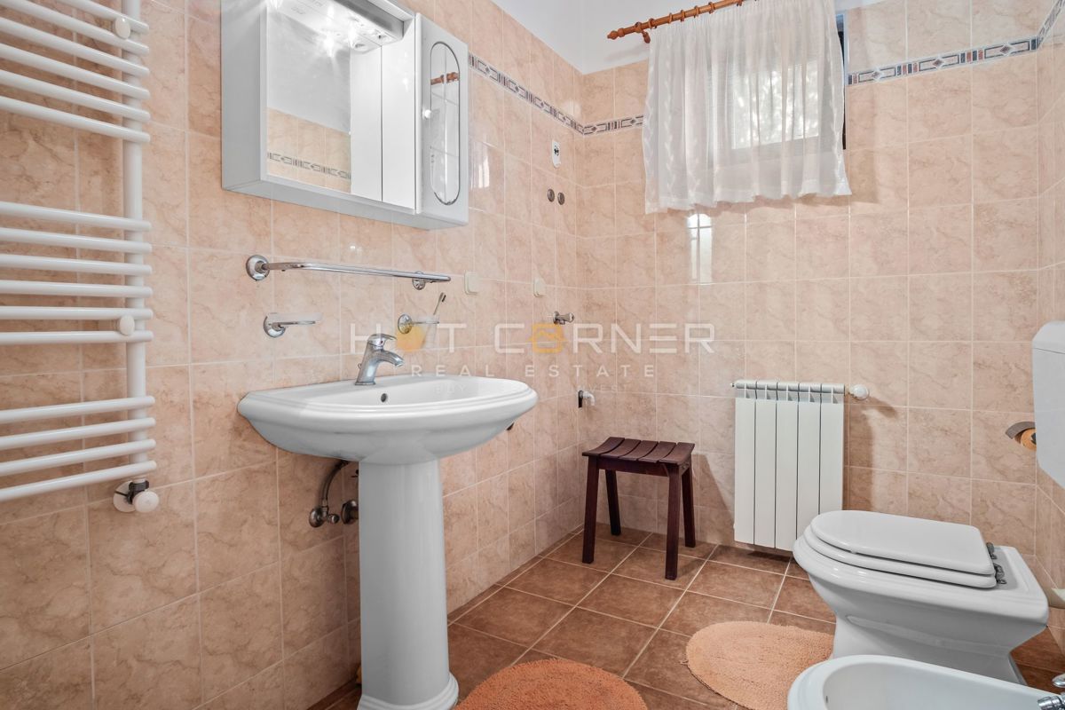 Casa con vista mare e ampio giardino – Banjole