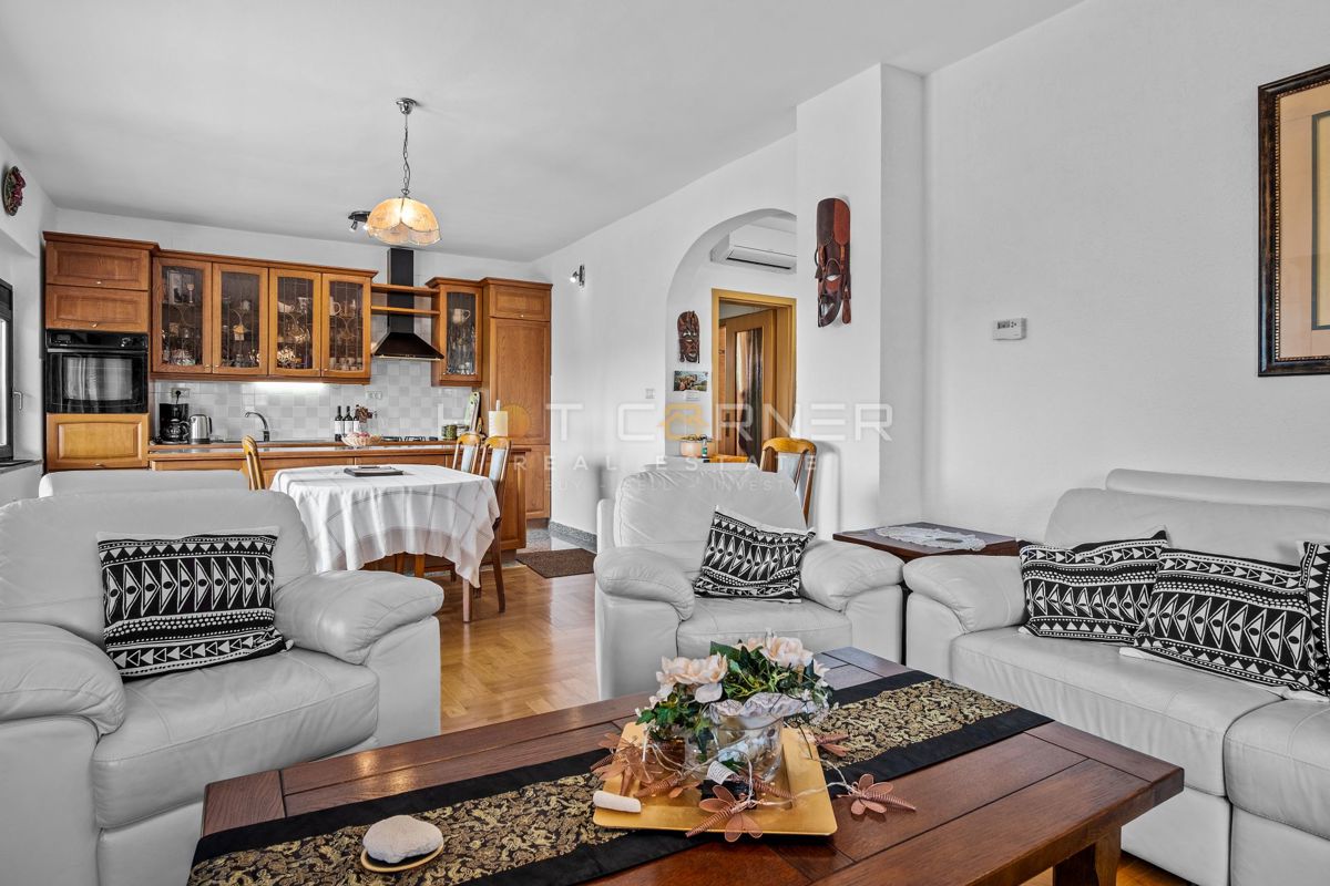 Casa con vista mare e ampio giardino – Banjole