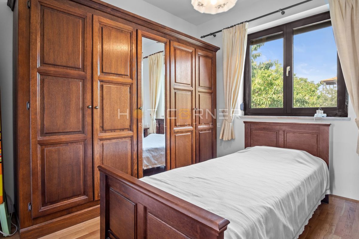 Casa con vista mare e ampio giardino – Banjole