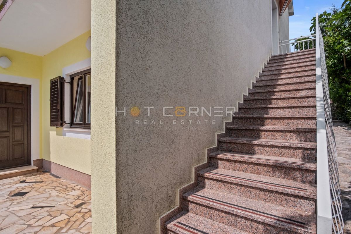 Casa con vista mare e ampio giardino – Banjole