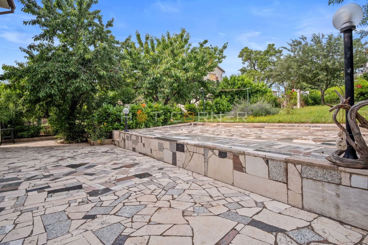 Casa con vista mare e ampio giardino – Banjole
