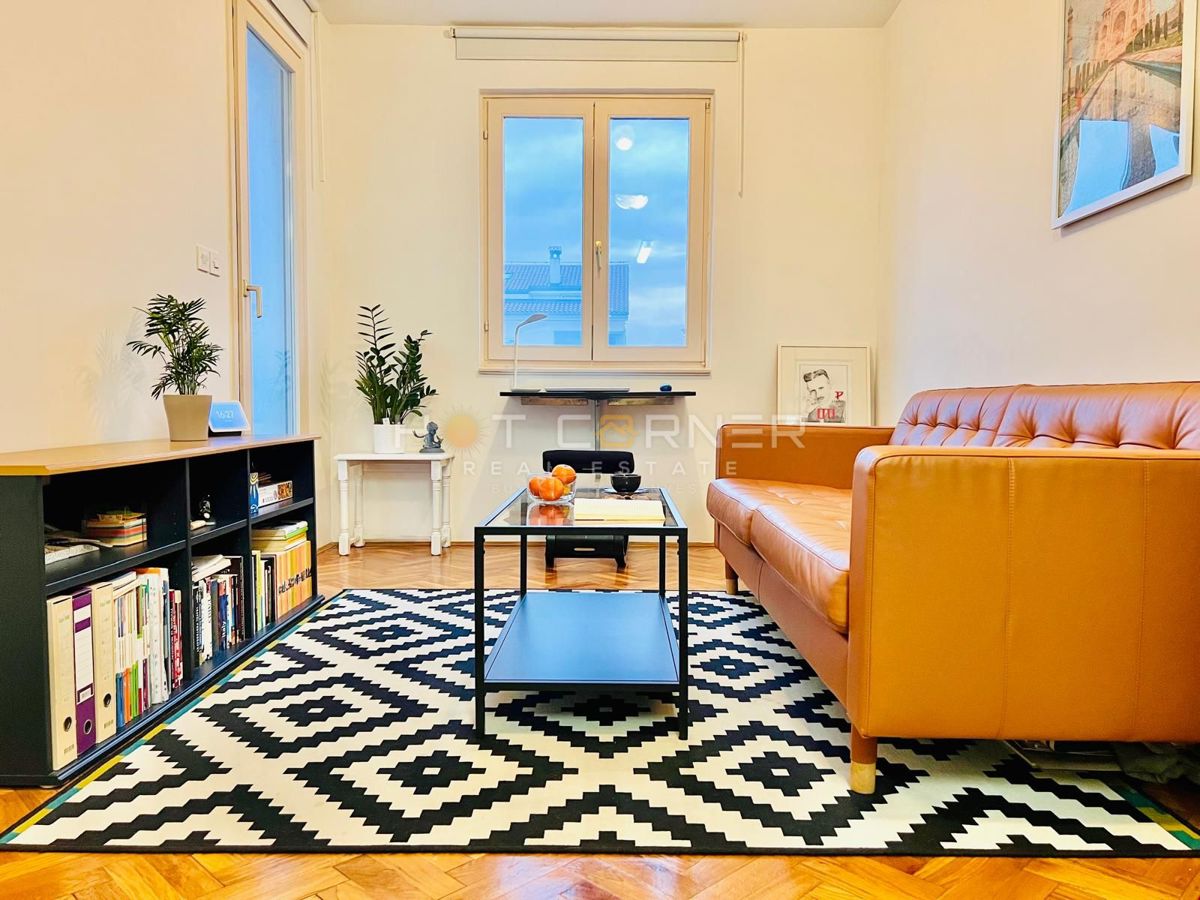 Appartamento a Rovigno – La scelta perfetta per una vita confortevole  Presentiamo un appartamento ben mantenuto e luminoso di 41 m², situato al se