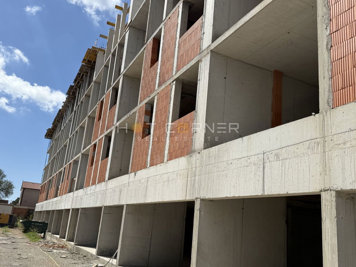 Pola, nuovo edificio esclusivo, ascensore, attico, vista panoramica sulla città