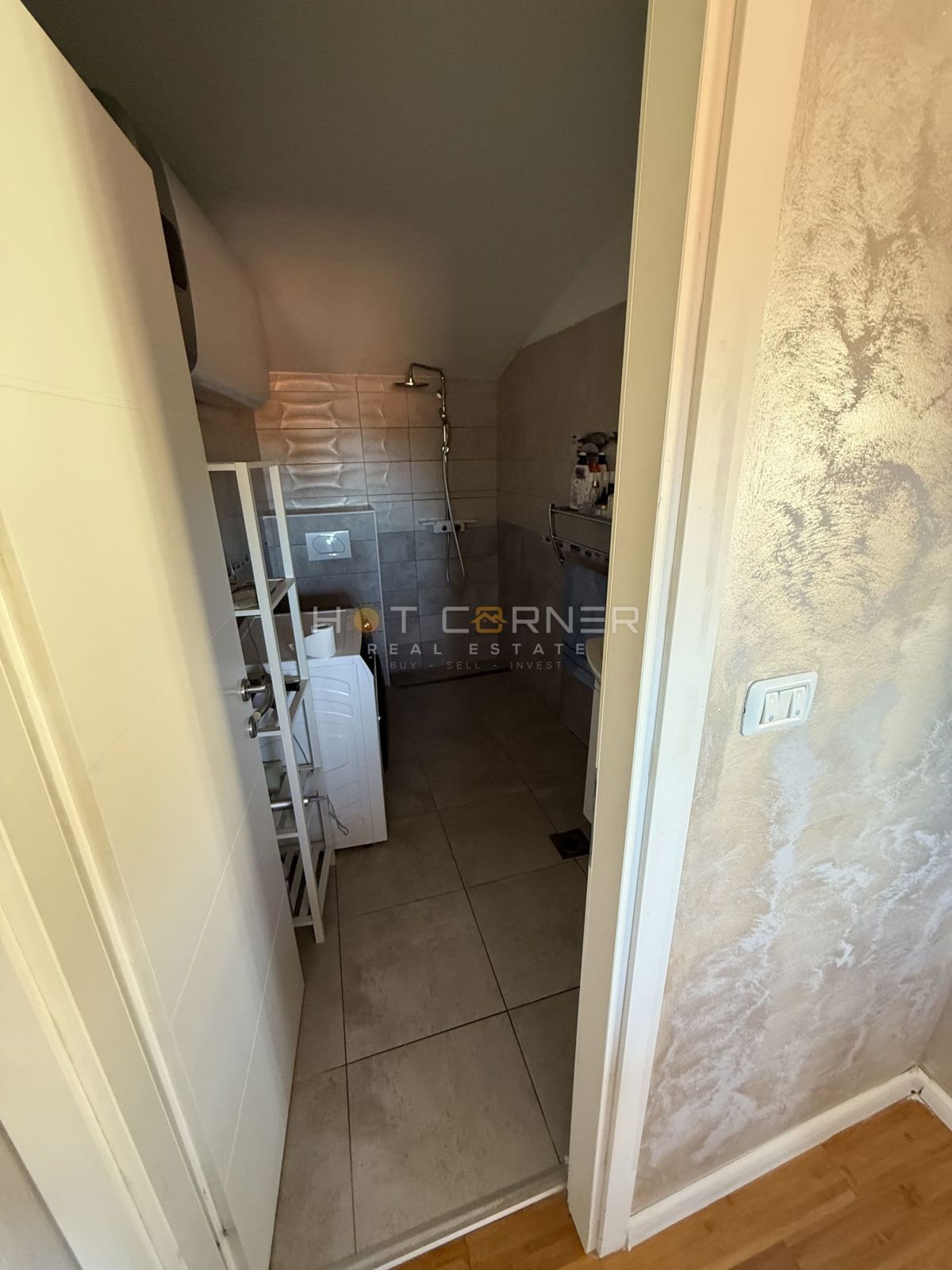 Occasione! Pomer, a 5 minuti dal mare, 2 appartamenti arredati con due camere da letto