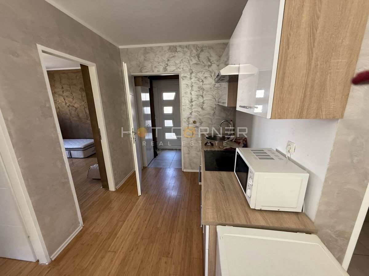 Occasione! Pomer, a 5 minuti dal mare, 2 appartamenti arredati con due camere da letto