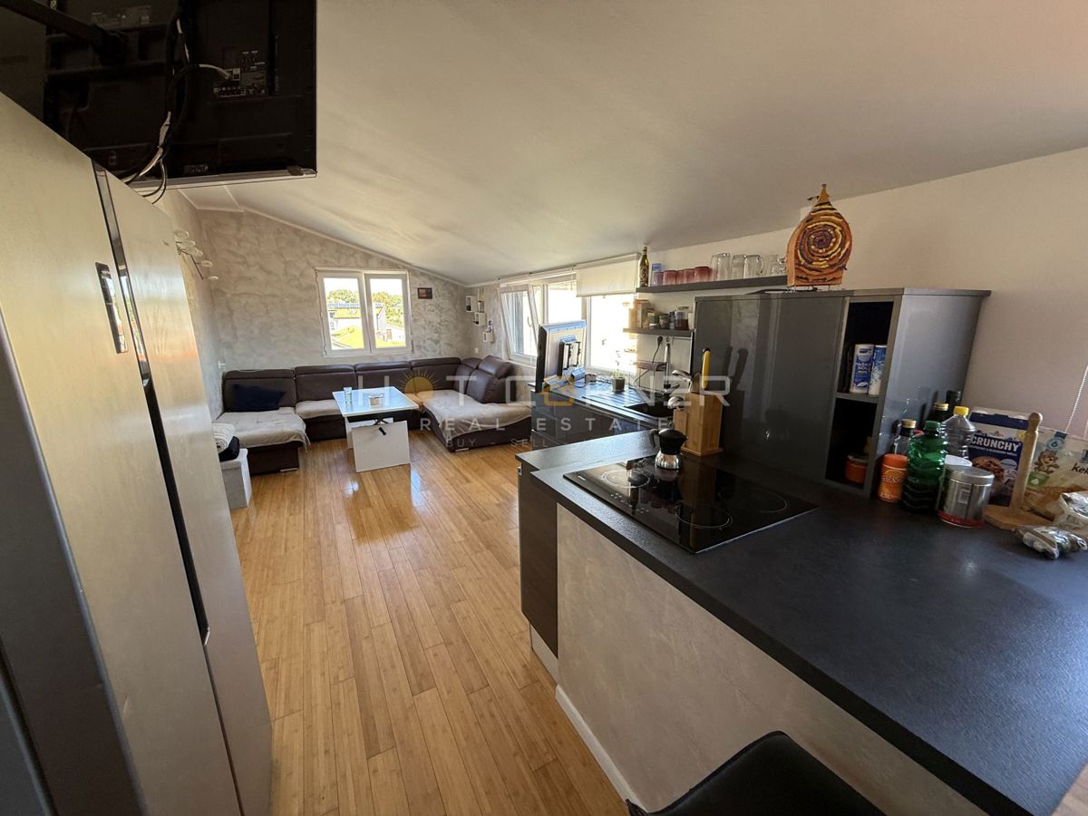 Occasione! Pomer, a 5 minuti dal mare, 2 appartamenti arredati con due camere da letto