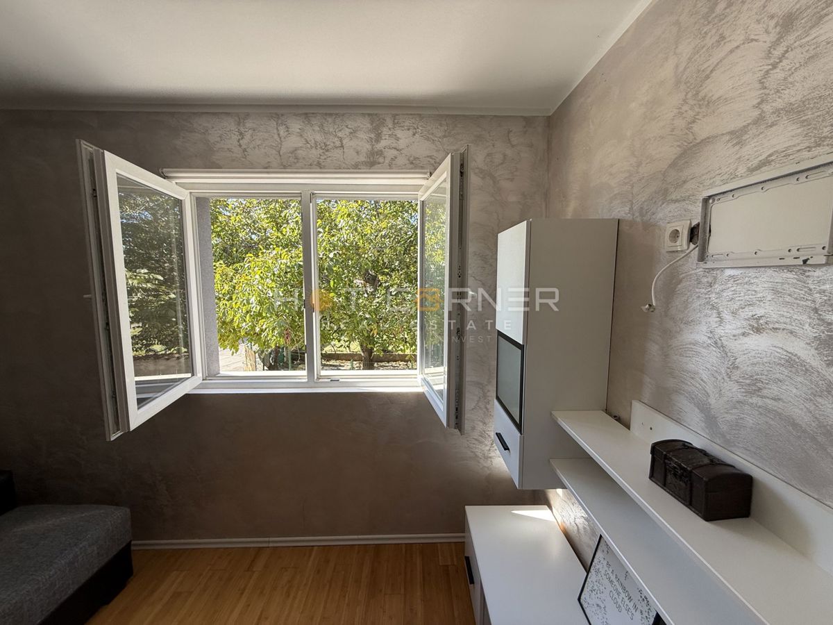 Occasione! Pomer, a 5 minuti dal mare, 2 appartamenti arredati con due camere da letto