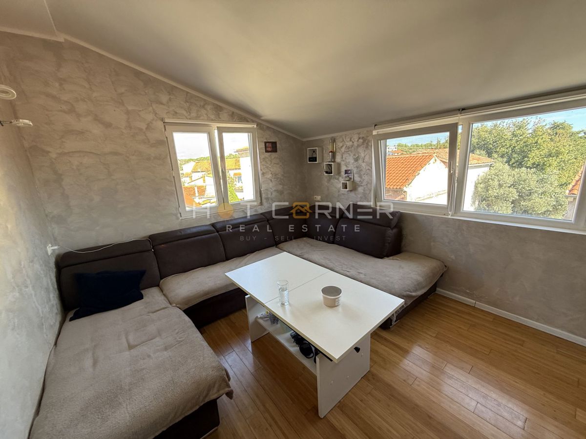 Occasione! Pomer, a 5 minuti dal mare, 2 appartamenti arredati con due camere da letto