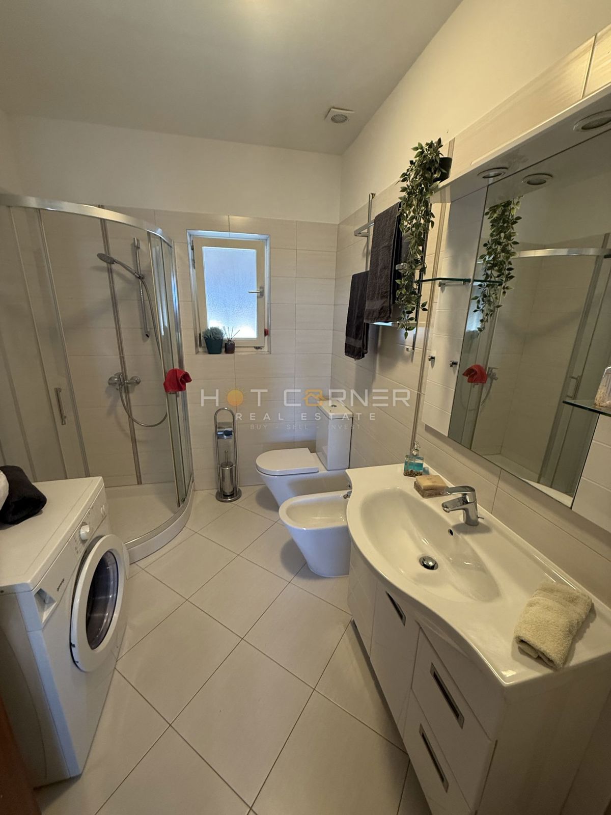 Pola, Busoler – appartamento arredato di alta qualità con 3 camere e giardino