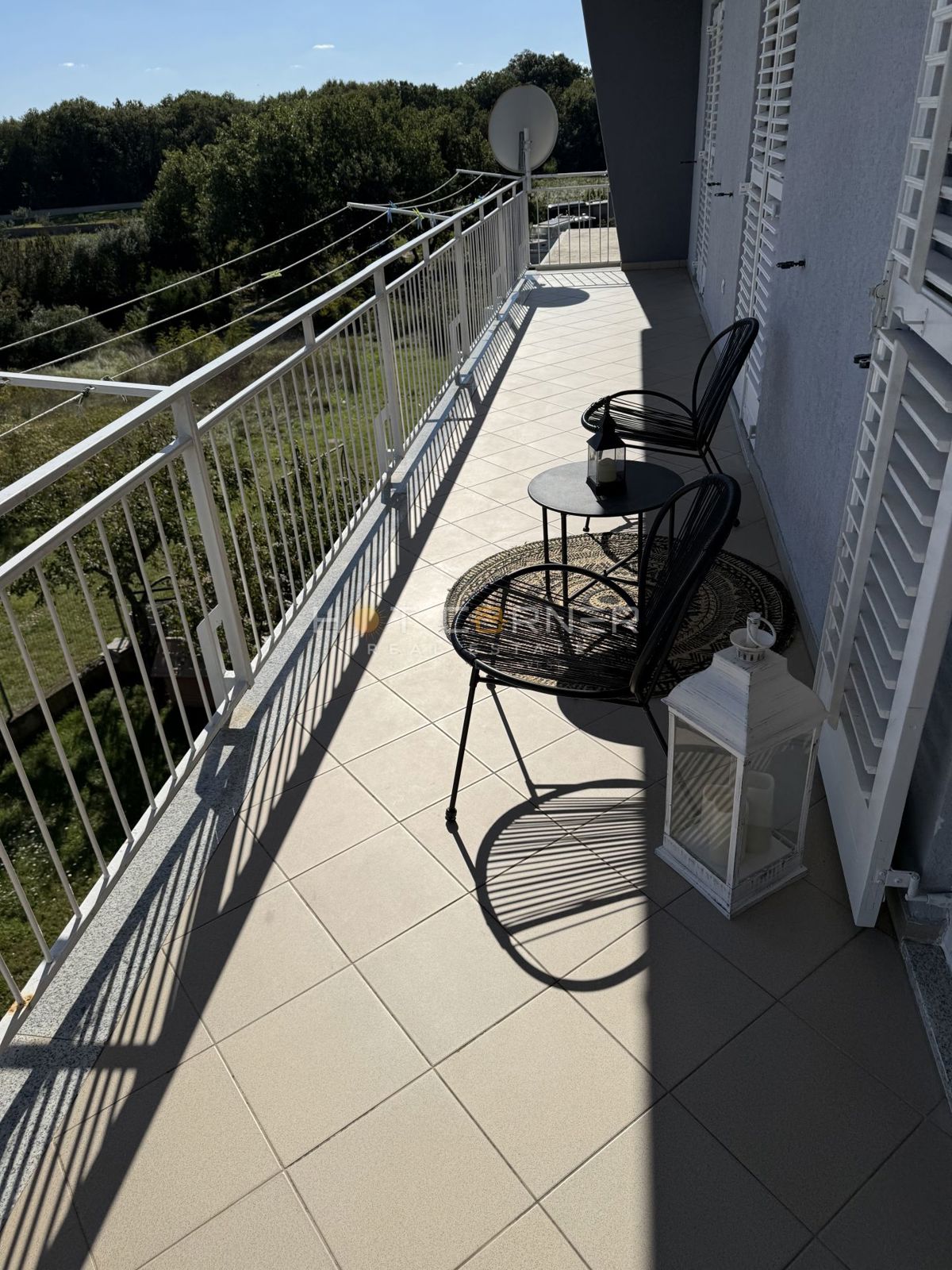 Pola, Busoler – appartamento arredato di alta qualità con 3 camere e giardino