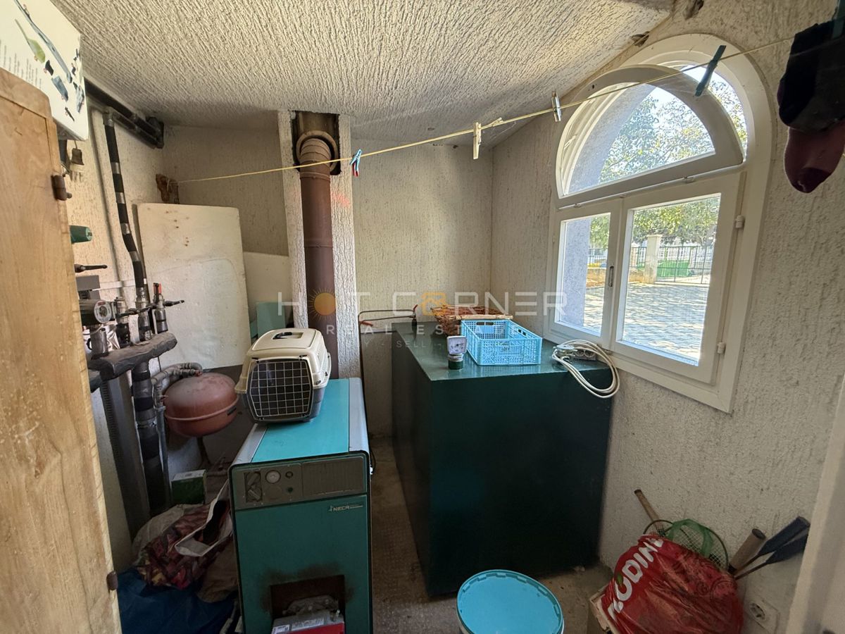 Pola, Busoler – appartamento arredato di alta qualità con 3 camere e giardino