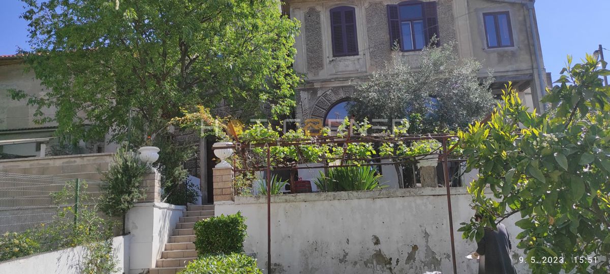 Autentica villa italiana con carattere - centro di Pola