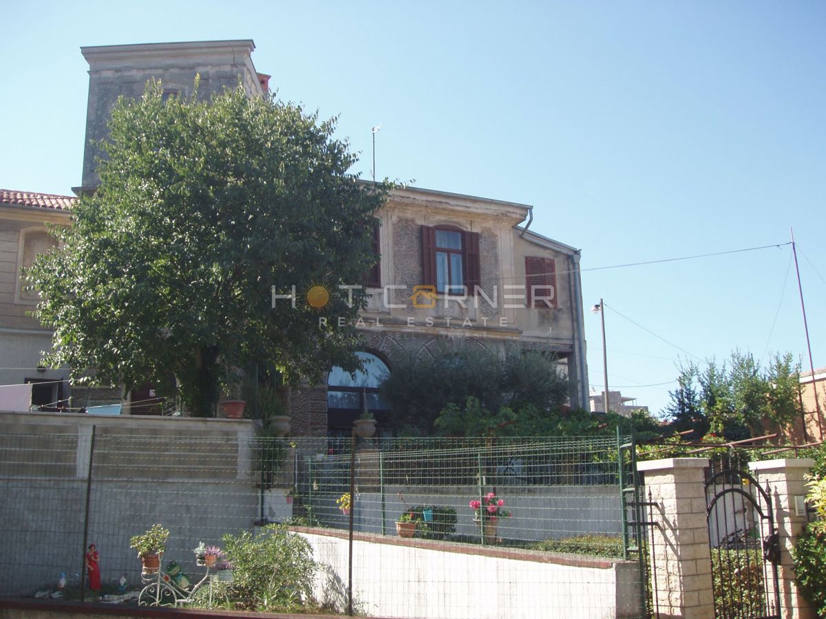 Autentica villa italiana con carattere - centro di Pola