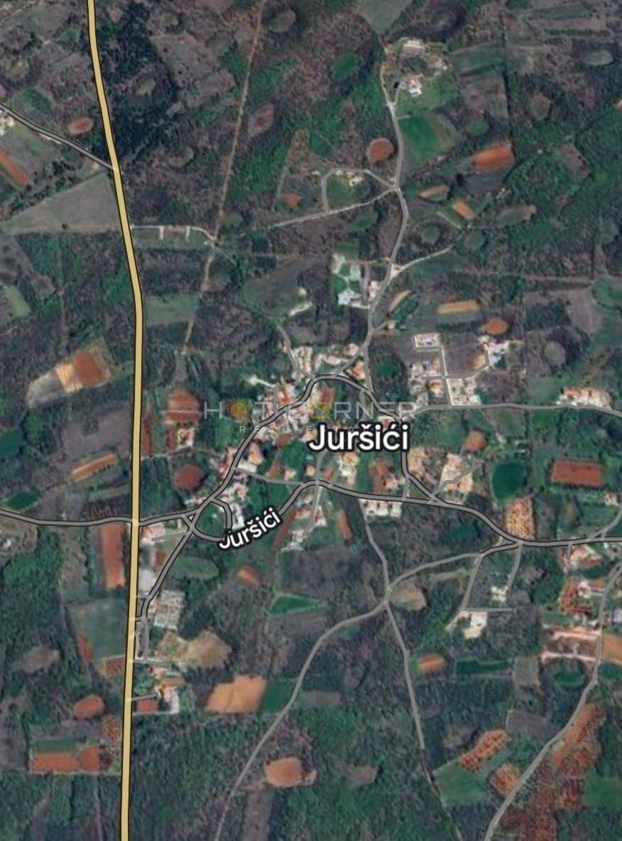 Terreno edificabile 732 m² + 110 m² strada Juršići 85 €/m²
