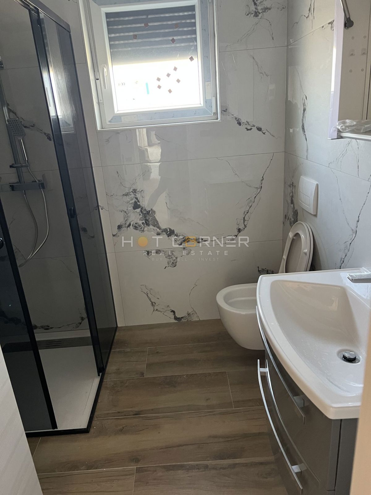 Elegante e moderna villa con piscina, 4 camere, a 2 km da splendide spiagge