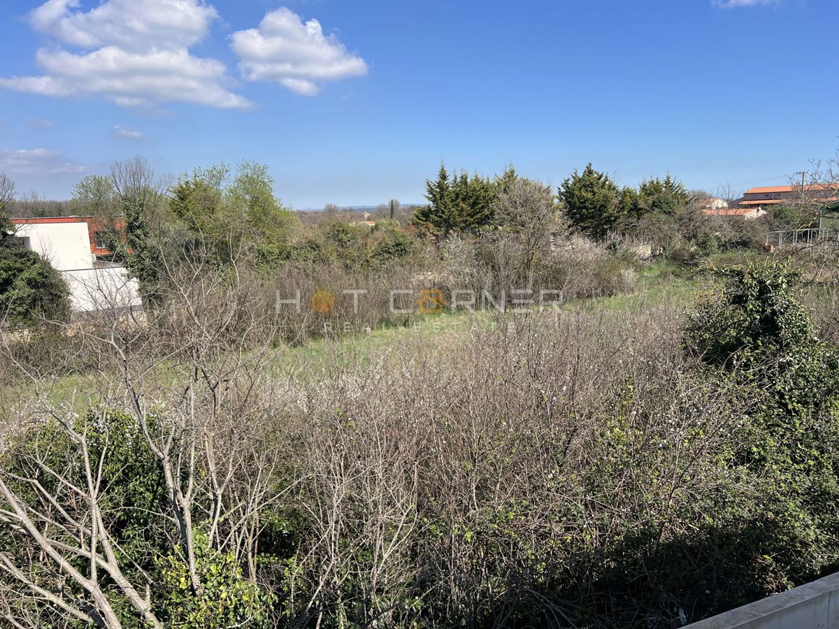 Elegante e moderna villa con piscina, 4 camere, a 2 km da splendide spiagge