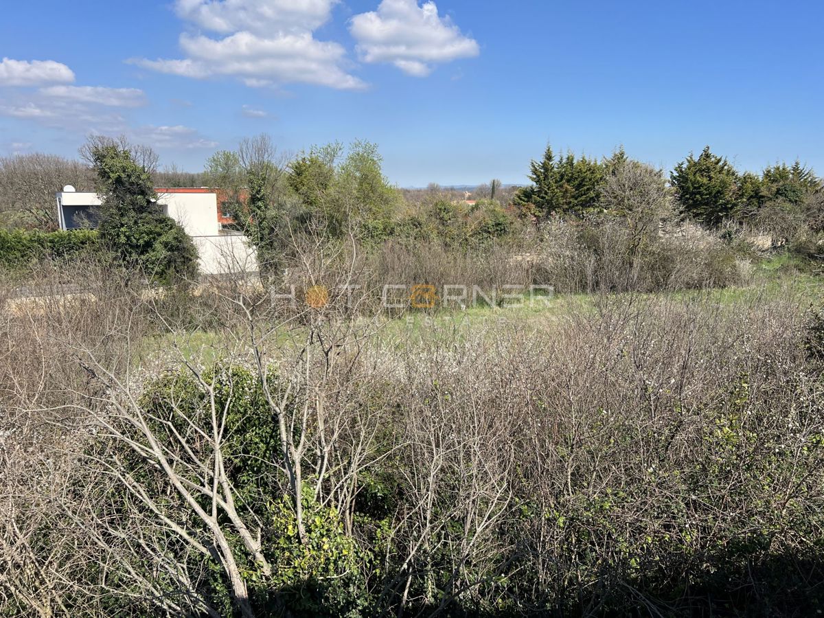 Elegante e moderna villa con piscina, 4 camere, a 2 km da splendide spiagge