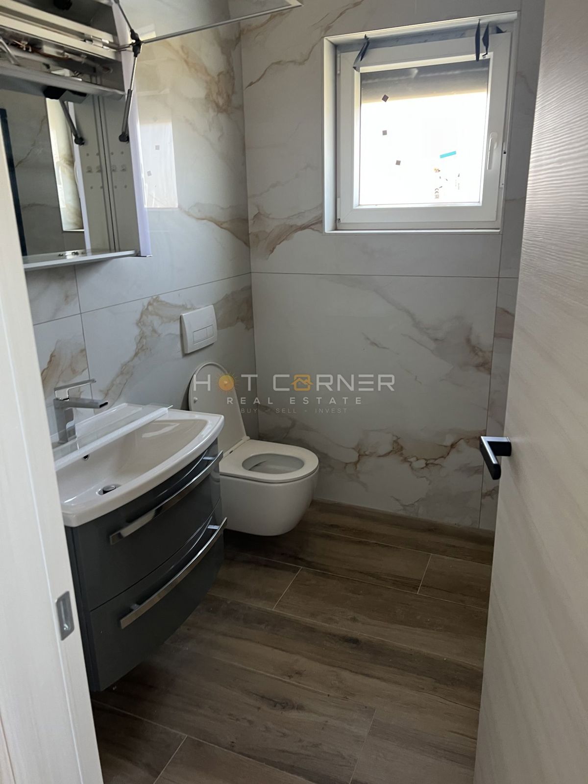 Elegante e moderna villa con piscina, 4 camere, a 2 km da splendide spiagge