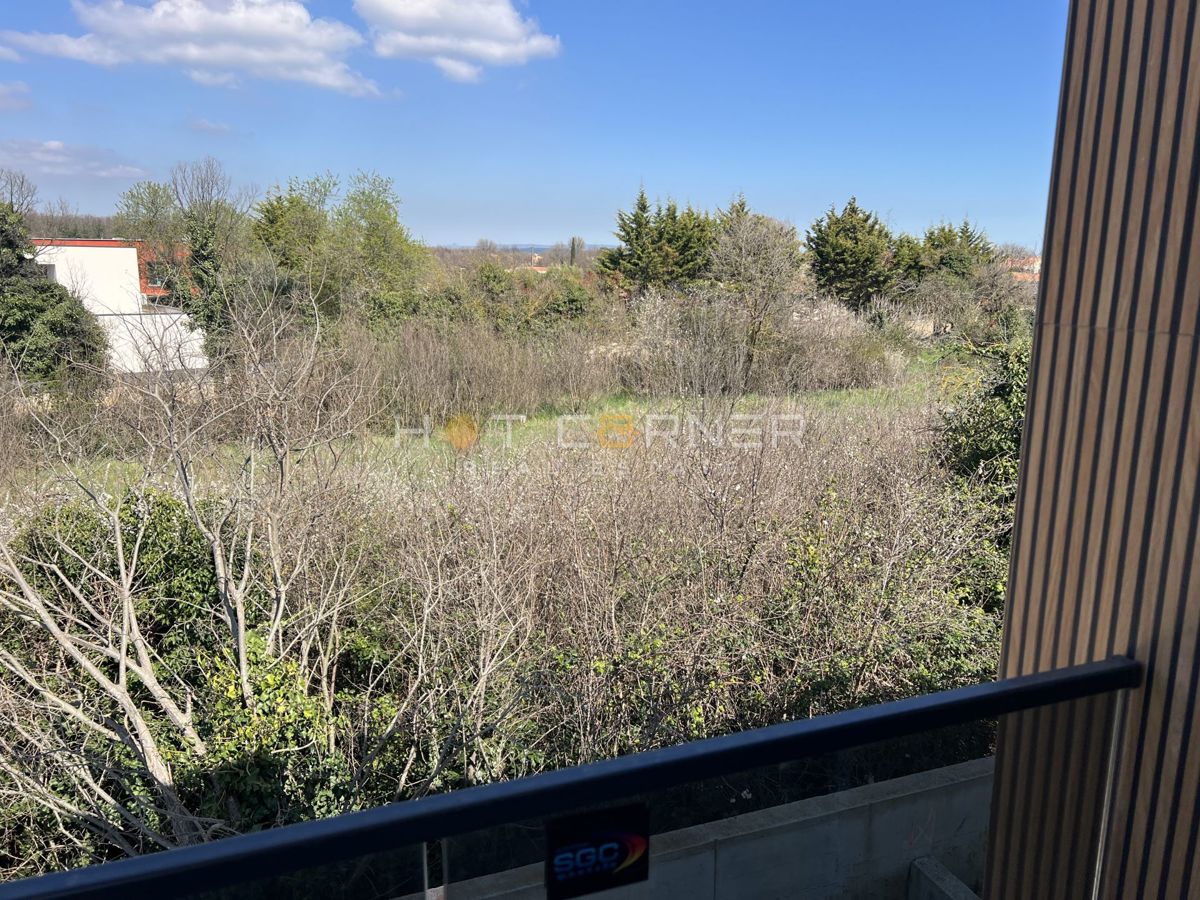 Elegante e moderna villa con piscina, 4 camere, a 2 km da splendide spiagge