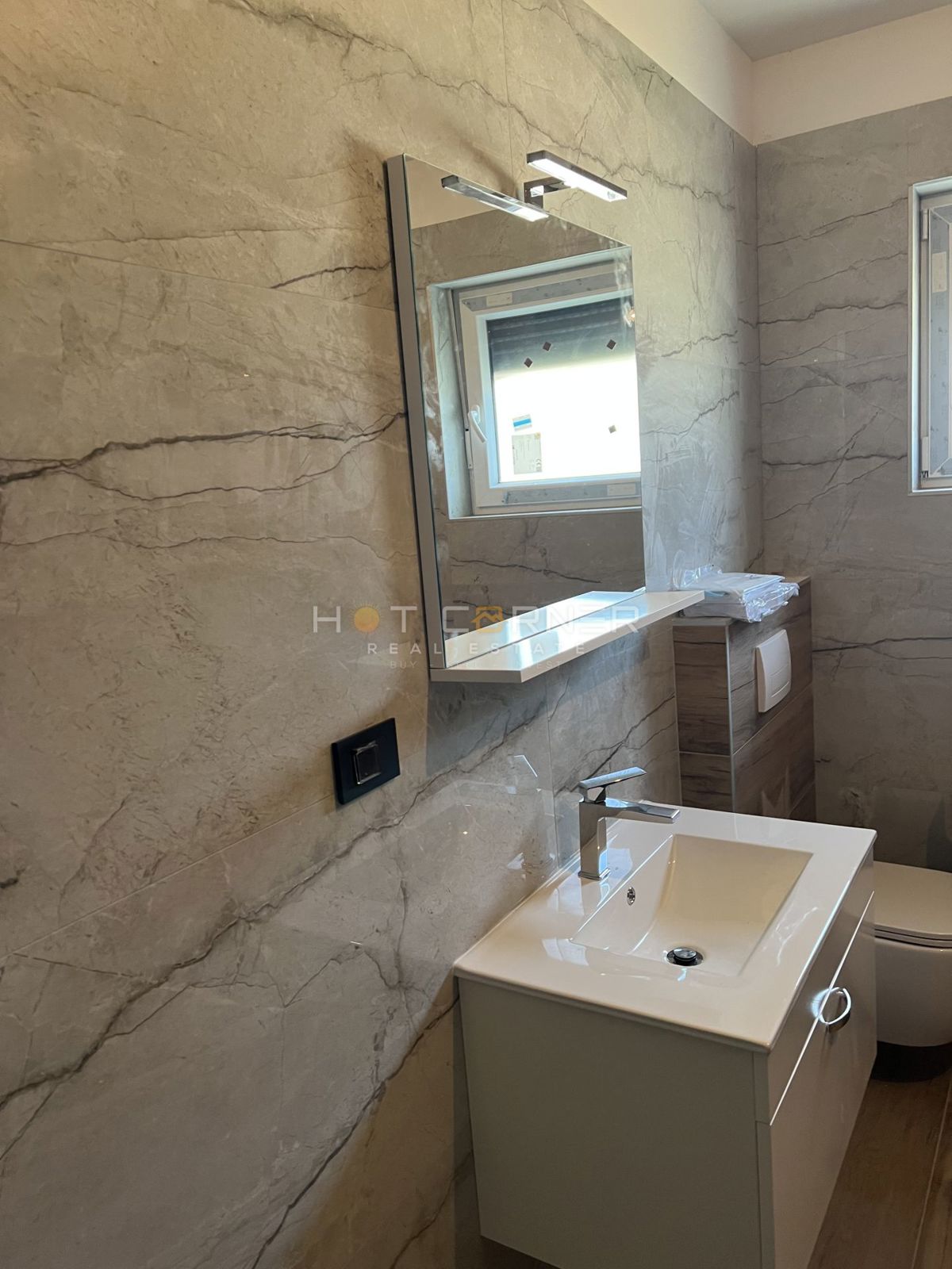 Elegante e moderna villa con piscina, 4 camere, a 2 km da splendide spiagge