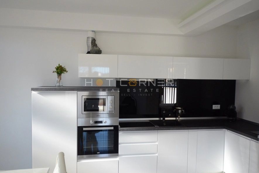 Medulin, appartamento top in posizione top, giardino, piscina, vicino alla spiaggia