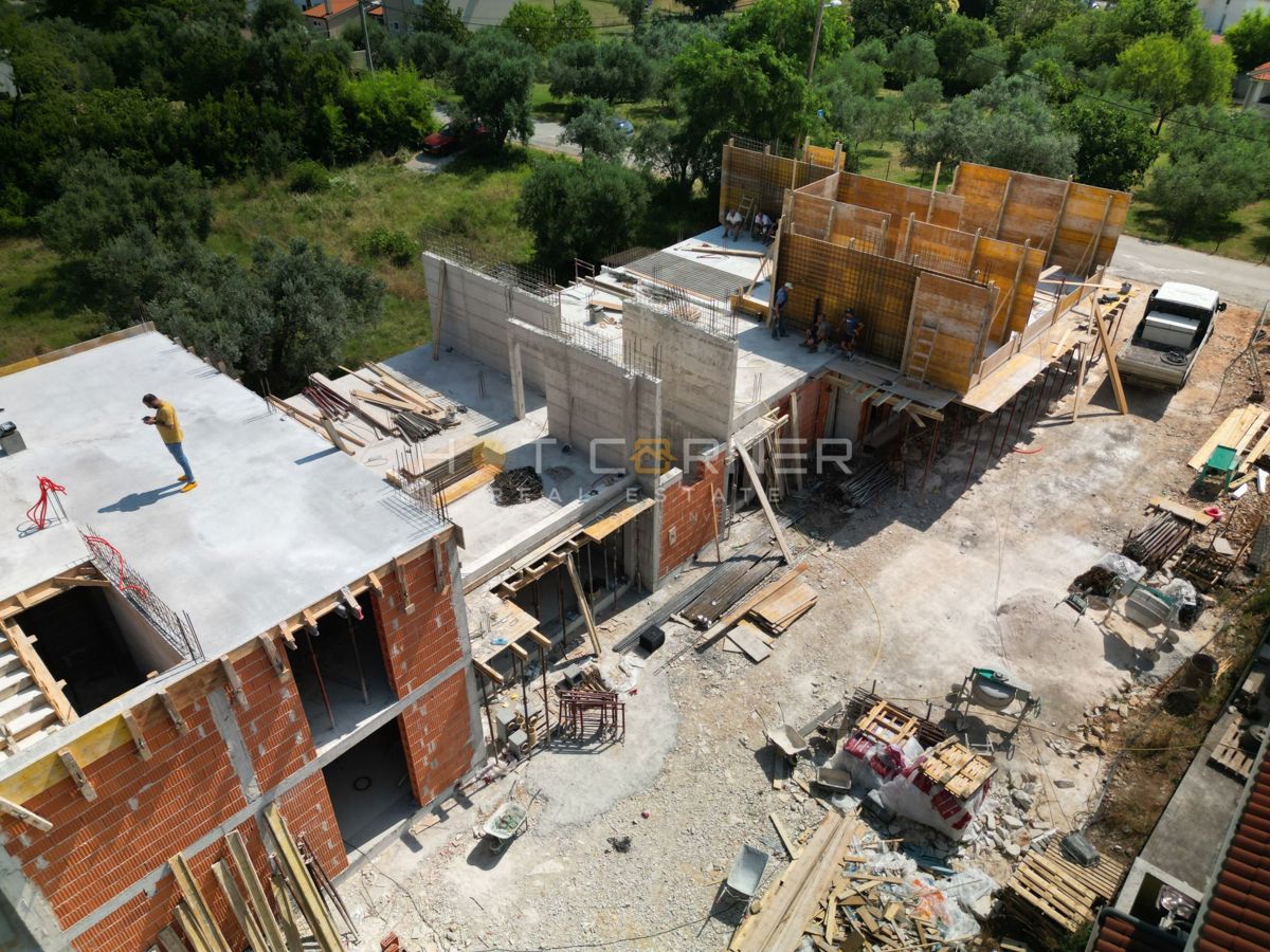 Appartamento nel Cuore di Stignano – Zona Tranquilla con Vista sugli Uliveti, Vicino alla Scuola e al Mare