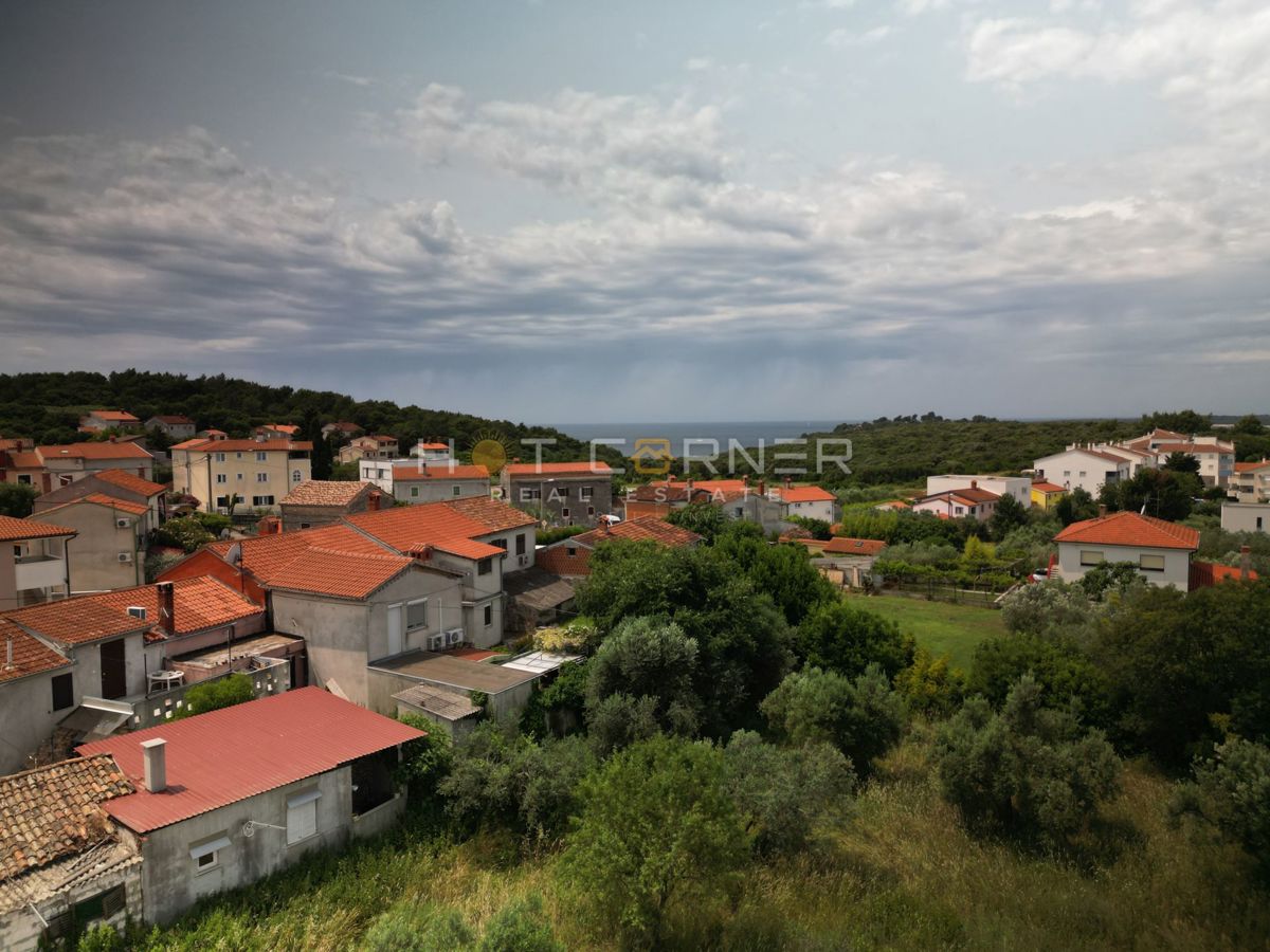 Appartamento nel Cuore di Stignano – Zona Tranquilla con Vista sugli Uliveti, Vicino alla Scuola e al Mare