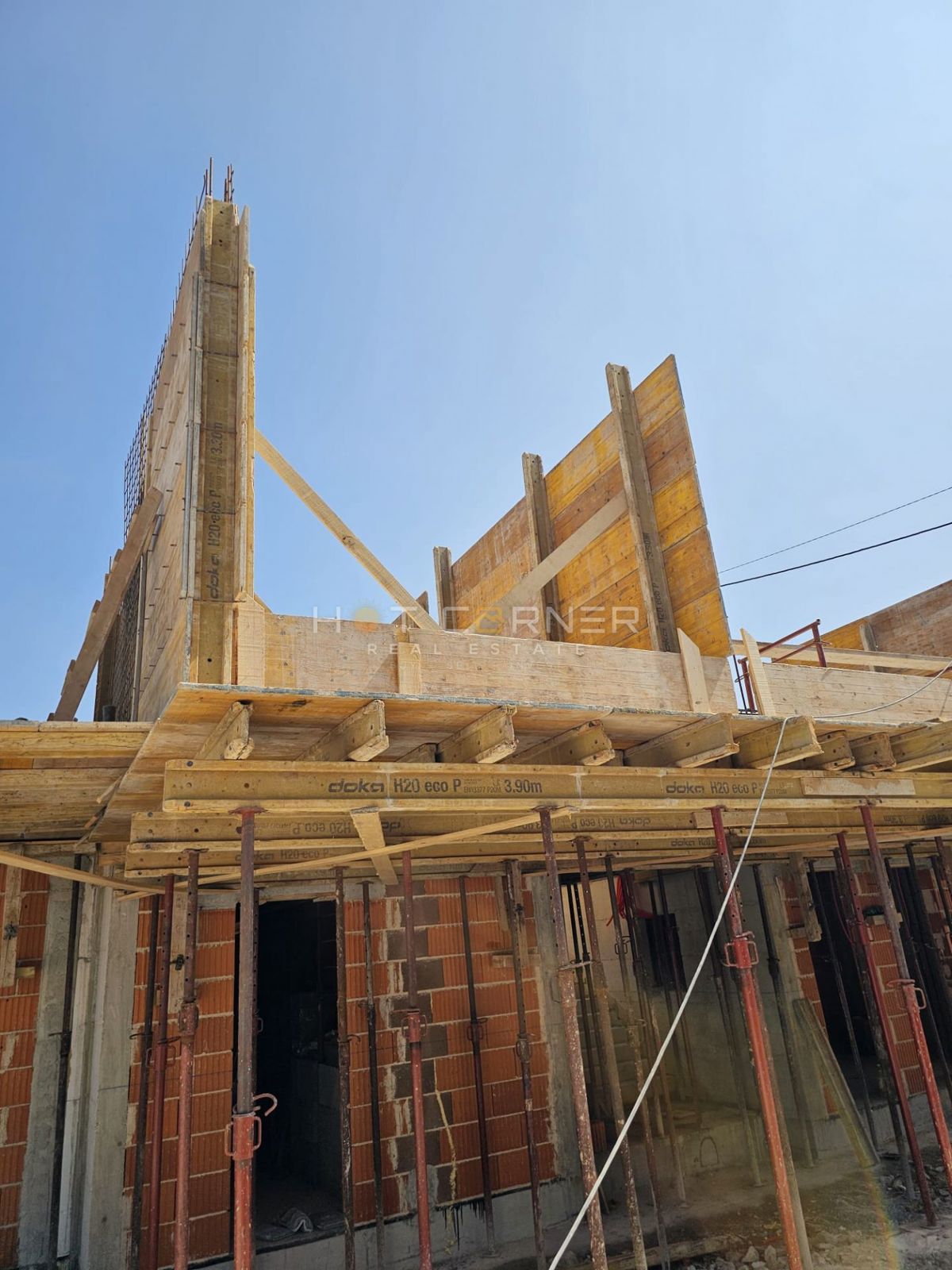 Appartamento nel Cuore di Stignano – Zona Tranquilla con Vista sugli Uliveti, Vicino alla Scuola e al Mare