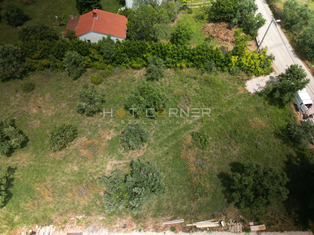 Appartamento nel Cuore di Stignano – Zona Tranquilla con Vista sugli Uliveti, Vicino alla Scuola e al Mare