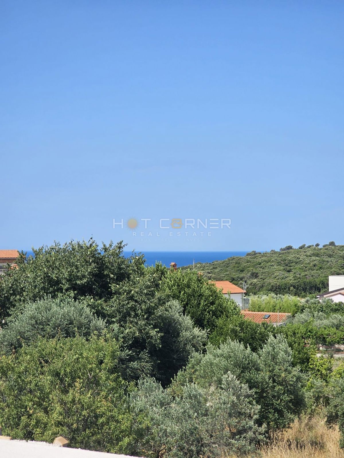 Appartamento nel Cuore di Stignano – Zona Tranquilla con Vista sugli Uliveti, Vicino alla Scuola e al Mare