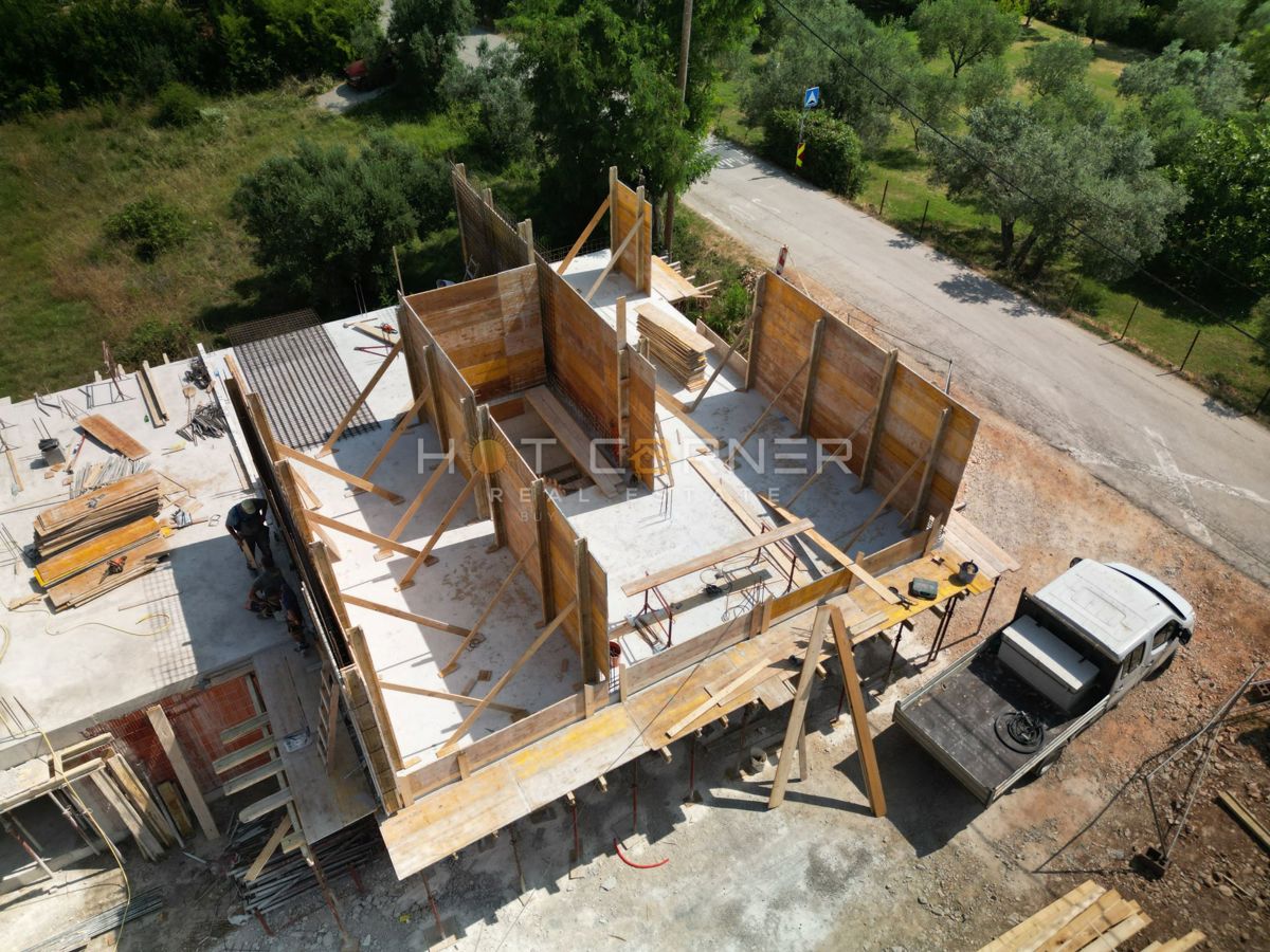 Appartamento nel Cuore di Stignano – Zona Tranquilla con Vista sugli Uliveti, Vicino alla Scuola e al Mare