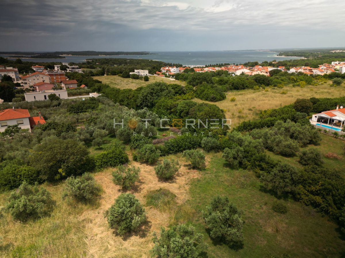 Appartamento nel Cuore di Stignano – Zona Tranquilla con Vista sugli Uliveti, Vicino alla Scuola e al Mare