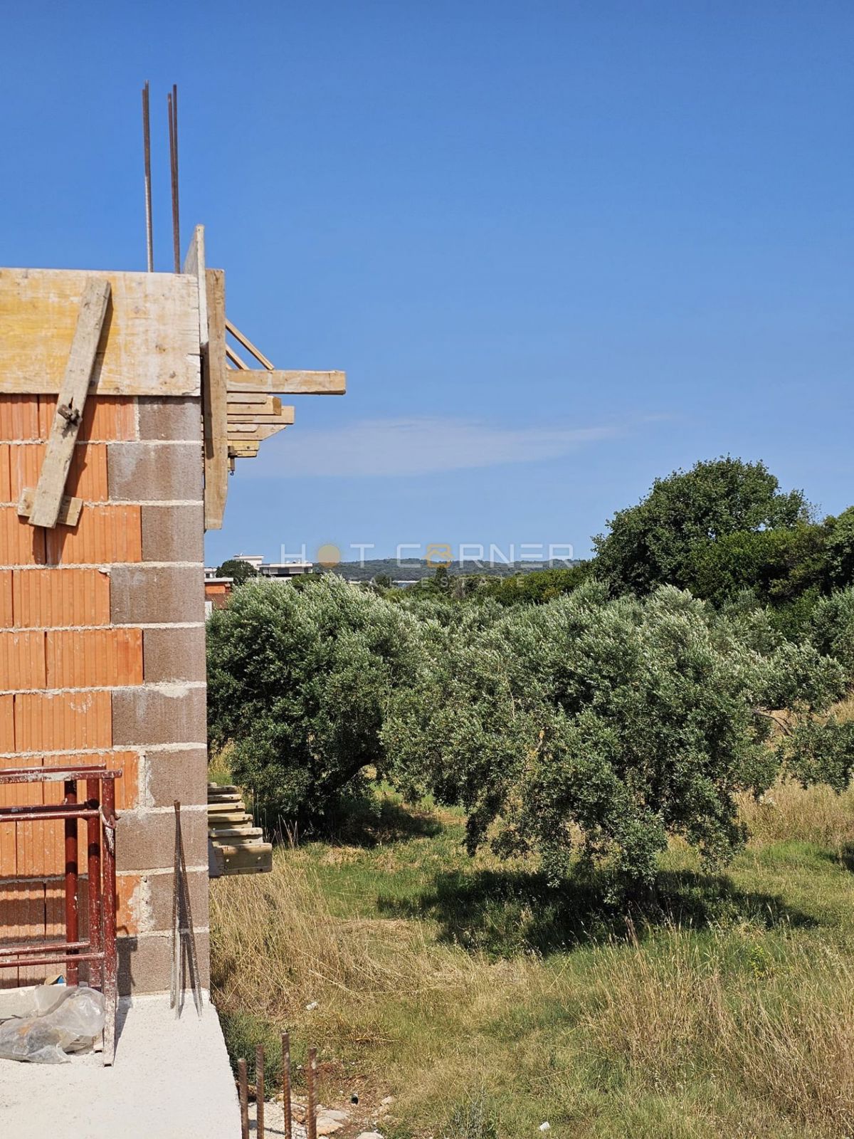 Appartamento nel Cuore di Stignano – Zona Tranquilla con Vista sugli Uliveti, Vicino alla Scuola e al Mare