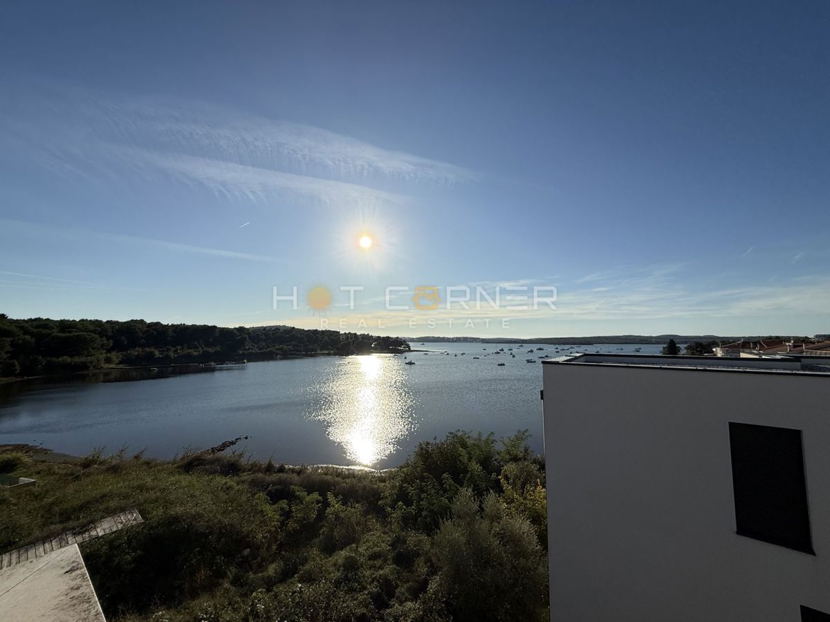 Medulin, penthouse, 1ª fila al mare, vista mare aperta