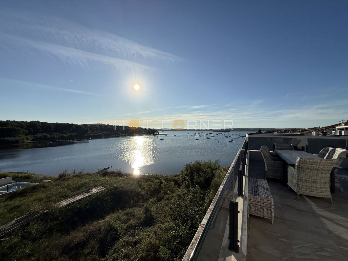 Medulin, penthouse, 1ª fila al mare, vista mare aperta