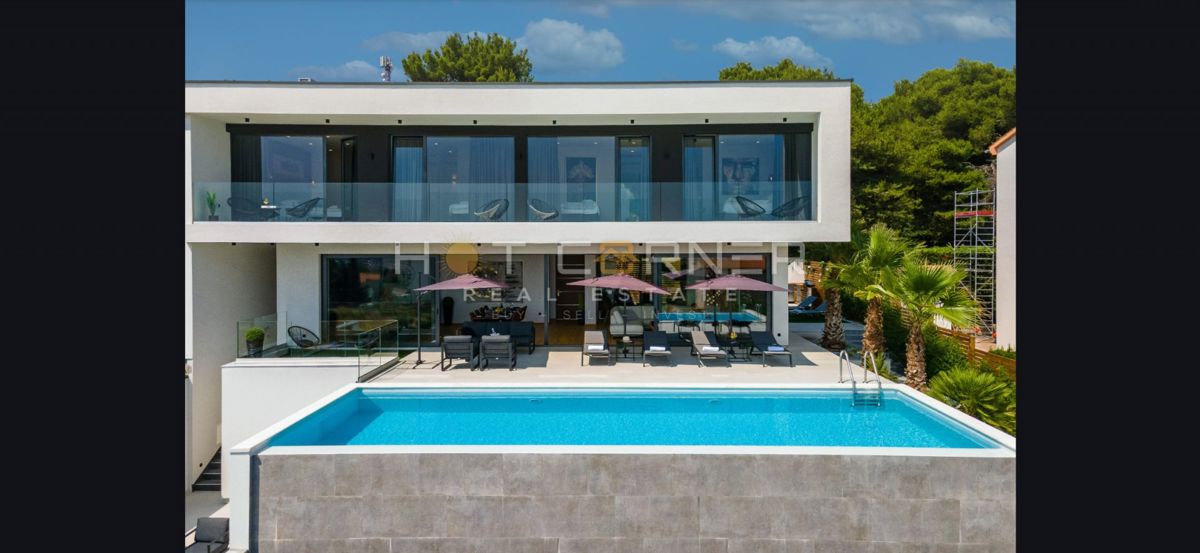 Taboo Villa - Moderna eleganza e lusso vivace