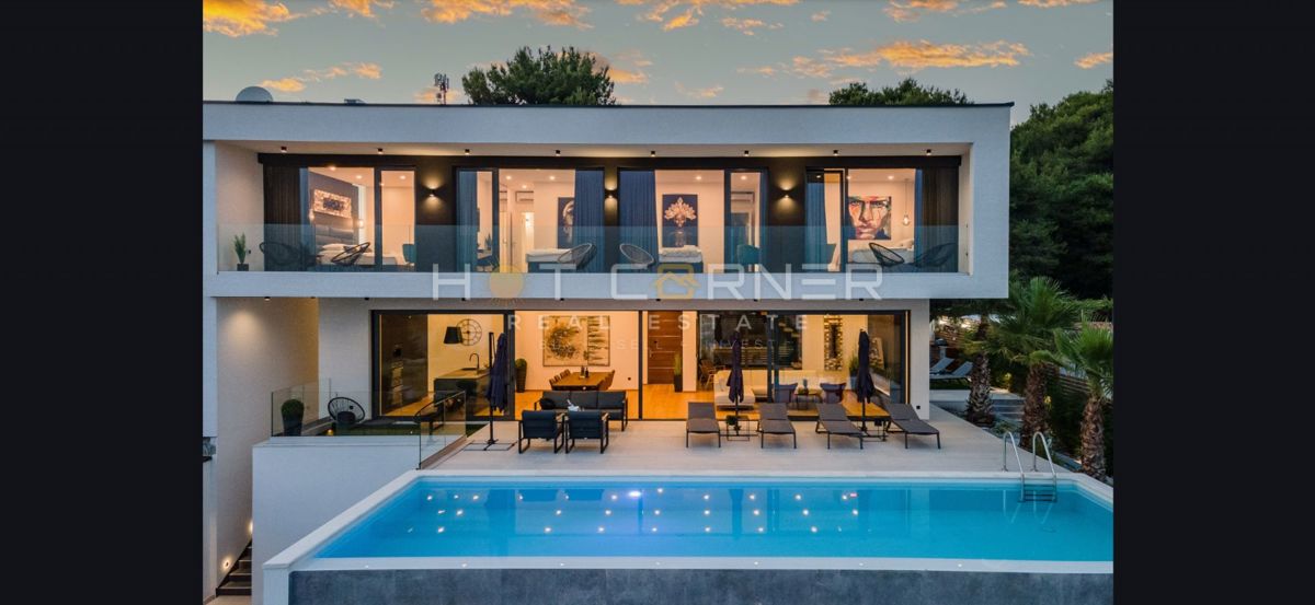 Taboo Villa - Moderna eleganza e lusso vivace