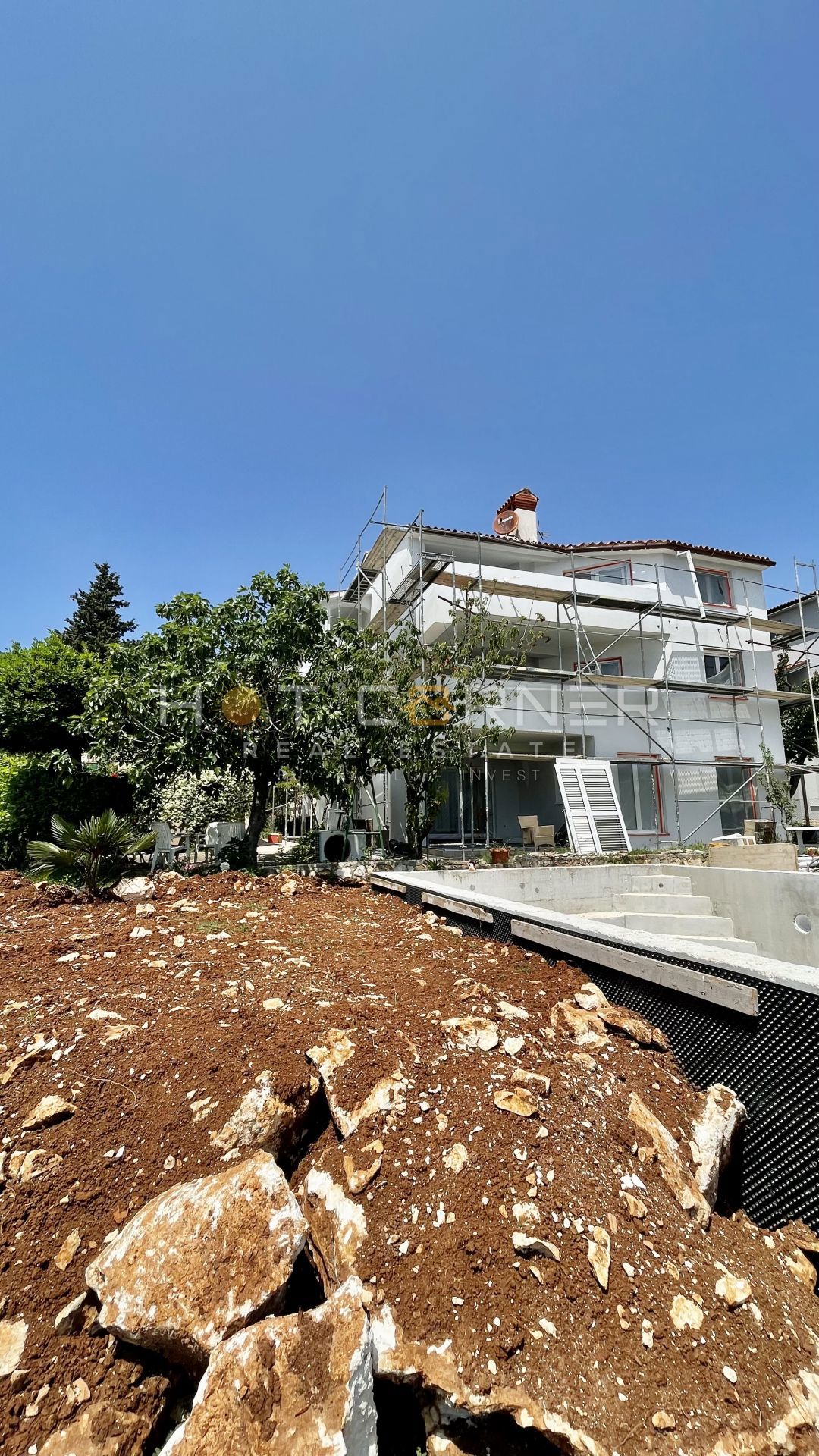 Banjole, nuovo appartamento con piscina, vista mare, 120 m2