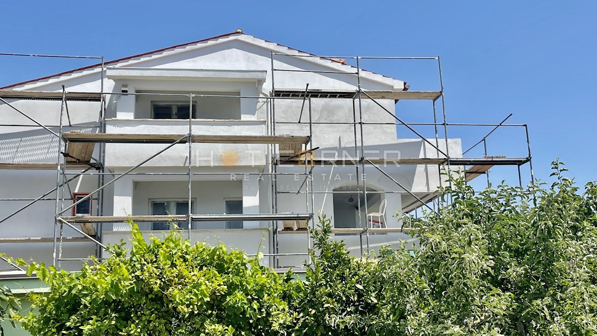 Banjole, nuovo appartamento con piscina, vista mare, 120 m2