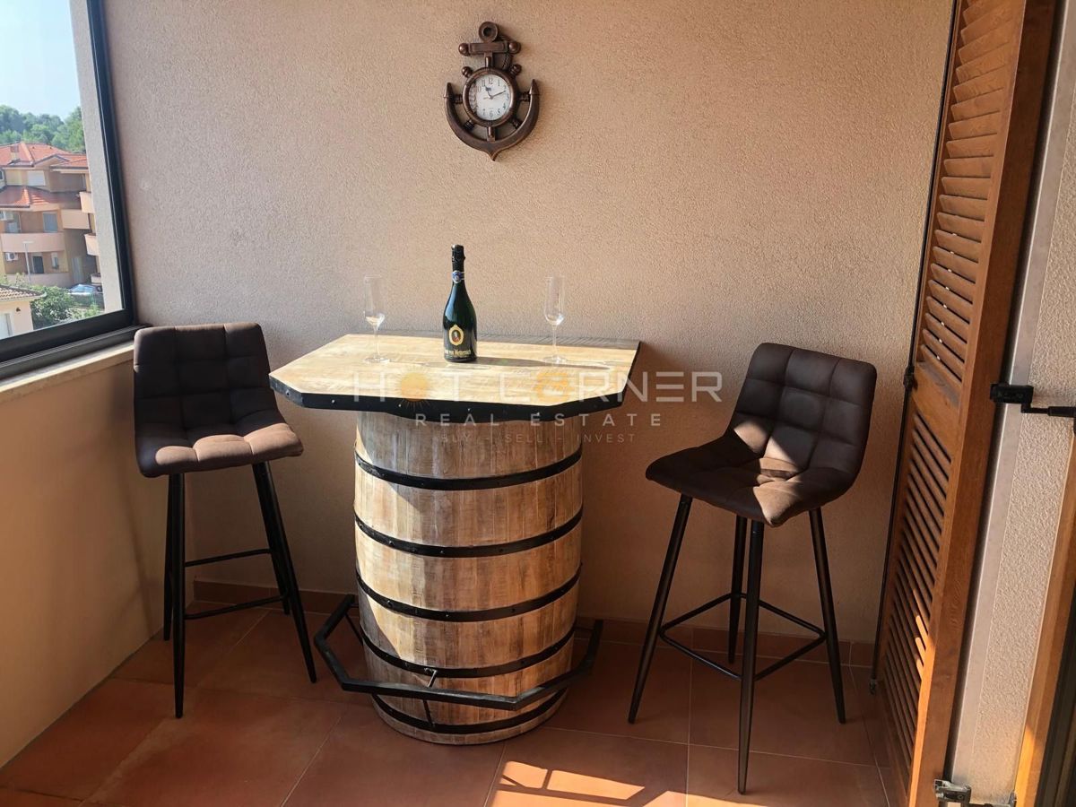 Appartamento di lusso, vista panoramica sul mare, terrazza sul tetto, garage