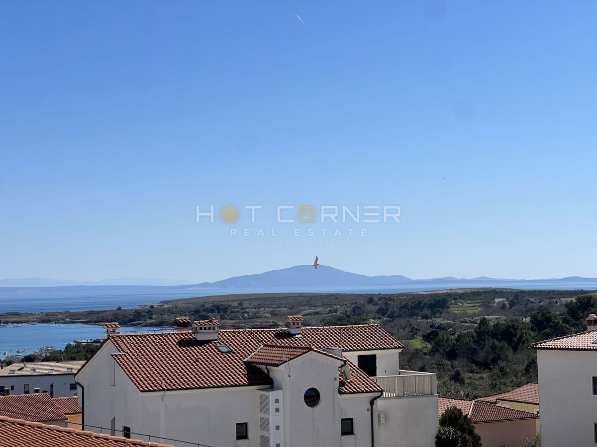 Appartamento di lusso, vista panoramica sul mare, terrazza sul tetto, garage