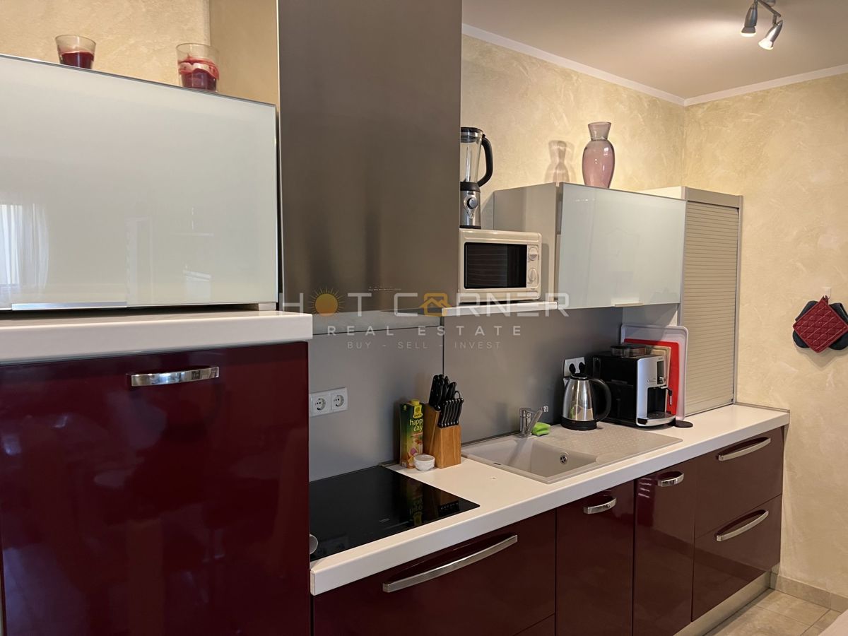 Appartamento di lusso, vista panoramica sul mare, terrazza sul tetto, garage
